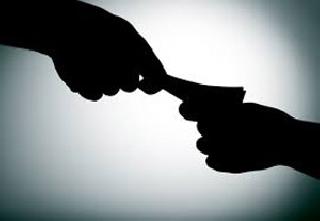 The registrar's officer was arrested for accepting a bribe | निबंधक अधिकार्याला लाच घेताना अटक The registrar's officer was arrested for accepting a bribe | निबंधक अधिकार्याला लाच घेताना अटक