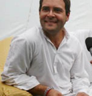 Rahul's assassination by Congress suicidal act | काँग्रेसच्या आत्मघाती कृत्यांनी राहुल यांचा घात Rahul's assassination by Congress suicidal act | काँग्रेसच्या आत्मघाती कृत्यांनी राहुल यांचा घात
