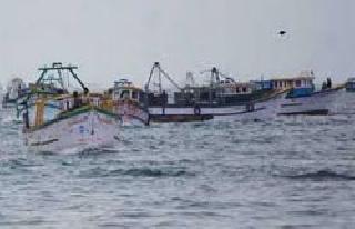 Tamilnadu's 29 fishermen held in Sri Lanka | तामिळनाडूचे २९ मच्छिमार श्रीलंकेच्या ताब्यात