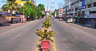 Stressful peace in the city | शहरात तणावपूर्ण शांतता Stressful peace in the city | शहरात तणावपूर्ण शांतता