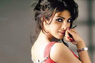 Priyanka confronts X Boyfriend | एक्स बॉयफ्रेंडशी टाळला प्रियंकाने सामना Priyanka confronts X Boyfriend | एक्स बॉयफ्रेंडशी टाळला प्रियंकाने सामना