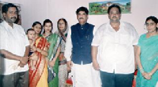 The leader in the association of the workers of the Nadar | कार्यकर्त्यांची नाळ जोडून ठेवणारा नेता The leader in the association of the workers of the Nadar | कार्यकर्त्यांची नाळ जोडून ठेवणारा नेता