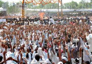 Local people dissolve in infinity | लोकनेता अनंतात विलीन