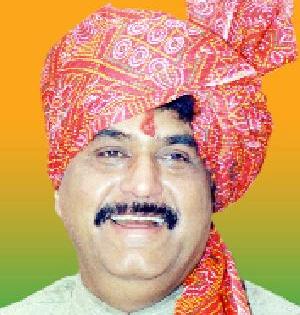 Focusing on Munde's future politics | मुंडे यांच्यावर विसंबून होते भावी राजकारण