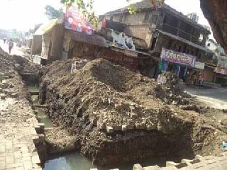 Life Authority sanctioned billions of roads | जीवन प्राधिकरणने लावली कोट्यवधींच्या रस्त्यांची वाट Life Authority sanctioned billions of roads | जीवन प्राधिकरणने लावली कोट्यवधींच्या रस्त्यांची वाट