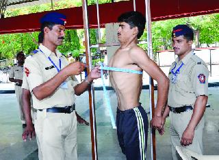 More than half of the candidate's Dandi | निम्म्याहून अधिक उमेदवारांची दांडी