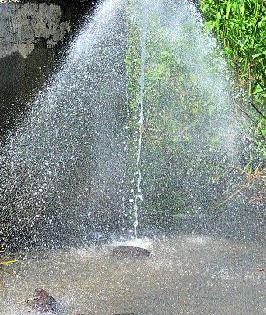 Taha in the city, wash the road | शहरात टाहो, रस्त्यावर धो-धो Taha in the city, wash the road | शहरात टाहो, रस्त्यावर धो-धो
