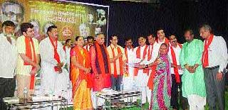 The government of the Mahayuti led by Uddhav Thakre | उद्धव ठाकरे यांच्या नेतृत्वात महायुतीचे सरकार The government of the Mahayuti led by Uddhav Thakre | उद्धव ठाकरे यांच्या नेतृत्वात महायुतीचे सरकार