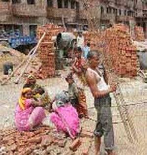 Help of 3,000 workers | कामगारांना ३ हजारांची मदत Help of 3,000 workers | कामगारांना ३ हजारांची मदत