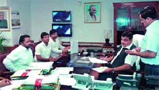 Give Rs 2,378 crore for Simhastha | सिंहस्थासाठी २,३७८ कोटी द्या Give Rs 2,378 crore for Simhastha | सिंहस्थासाठी २,३७८ कोटी द्या