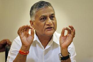 Minister of State for Defense VK Singh's dilemma | लष्करी कारकिर्दीतील निर्णयाने राज्यमंत्री व्ही.के. सिंग यांची कोंडी