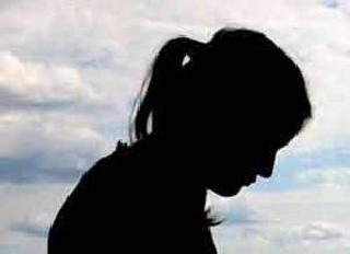 50-year-old rape on a 12-year-old girl | १२ वर्षाच्या मुलीवर ५० वर्षाच्या इसमाचा बलात्कार