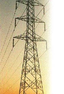 The wind storm hits 358 power pillars in the district | वादळी वाऱ्याने जिल्ह्यातील ३५८ वीज खांबांना फटका The wind storm hits 358 power pillars in the district | वादळी वाऱ्याने जिल्ह्यातील ३५८ वीज खांबांना फटका