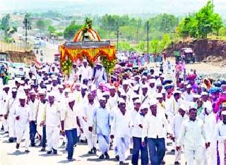 Panduranga visits, leaving behind .. | पांडुरंगा भेटी, निघाली पालखी..