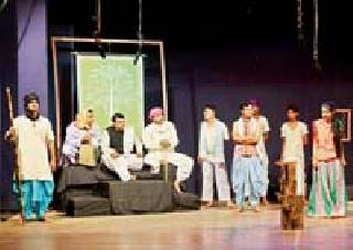 Nagpur college artistes 'NamGandal' | नागपूरकर कलावंतांनी पेललेले ‘नागमंडल’ Nagpur college artistes 'NamGandal' | नागपूरकर कलावंतांनी पेललेले ‘नागमंडल’