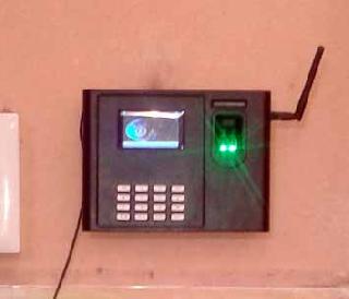 Biometrics in other offices like health center? | आरोग्य केंद्राप्रमाणे इतर कार्यालयांतही बायोमेट्रीक?