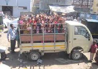 School Vans 'combing' | स्कूल व्हॅनचे ‘कोंबिंग’ School Vans 'combing' | स्कूल व्हॅनचे ‘कोंबिंग’
