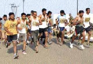 Less than fifty percent of the candidates recruit in police recruitment | पन्नास टक्के उमेदवारांची पोलिस भरतीकडे पाठ