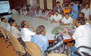 Gadkari booster to development projects | विकास प्रकल्पांना गडकरींचे बुस्टर Gadkari booster to development projects | विकास प्रकल्पांना गडकरींचे बुस्टर