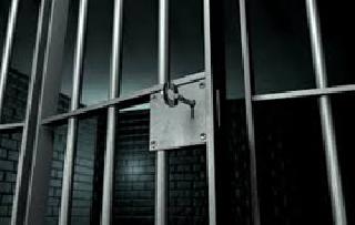 Nine students arrested in Kerala for anti-Modi cadre | केरळात मोदींविरोधी कोड्याबद्दल नऊ विद्यार्थ्यांना अटक Nine students arrested in Kerala for anti-Modi cadre | केरळात मोदींविरोधी कोड्याबद्दल नऊ विद्यार्थ्यांना अटक