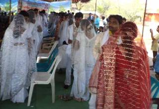 49 couples married at the group marriage ceremony | सामूहिक विवाह सोहळ्यात ४९ जोडपी विवाहबद्ध 49 couples married at the group marriage ceremony | सामूहिक विवाह सोहळ्यात ४९ जोडपी विवाहबद्ध