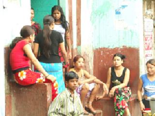 'They' saw prostitution life | ‘त्यांनी’ पाहिले वेश्यावस्तीतील जीवन 'They' saw prostitution life | ‘त्यांनी’ पाहिले वेश्यावस्तीतील जीवन