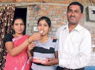 The Tea Girl Launches 'Good Day' | चहावाल्याच्या मुलीने आणले ‘अच्छे दिन’ The Tea Girl Launches 'Good Day' | चहावाल्याच्या मुलीने आणले ‘अच्छे दिन’