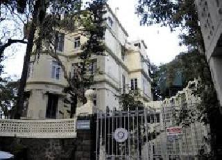 Homi Bhabha's bungalow fetches Rs 375 crore | होमी भाभांच्या बंगल्याचा ३७५ कोटींना लिलाव Homi Bhabha's bungalow fetches Rs 375 crore | होमी भाभांच्या बंगल्याचा ३७५ कोटींना लिलाव