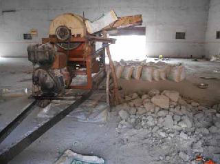 Exhaust fertilizers are sold in new bags | कालबाह्य खताची नव्या थैल्यांमध्ये विक्री Exhaust fertilizers are sold in new bags | कालबाह्य खताची नव्या थैल्यांमध्ये विक्री