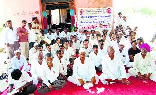 Farmers movement for electricity | विजेसाठी शेतकऱ्यांचे आंदोलन Farmers movement for electricity | विजेसाठी शेतकऱ्यांचे आंदोलन