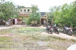 Students are not getting the building | इमारत मिळत नसल्याने विद्यार्थ्यांचे हाल