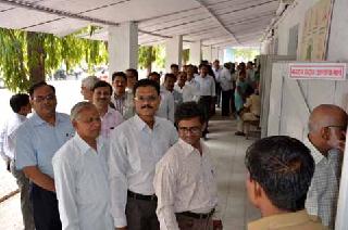 Akola district recorded 65.9 percent voting | अकोला जिल्ह्यात ६५.९0 टक्के मतदान Akola district recorded 65.9 percent voting | अकोला जिल्ह्यात ६५.९0 टक्के मतदान