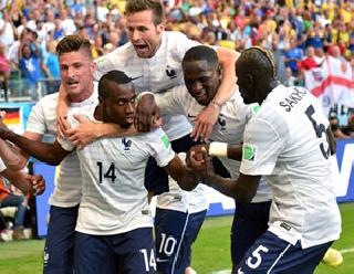 Swiss 5-2 dusted by France | फ्रान्सने उडवला स्वित्झर्लंडचा ५-२ ने धूव्वा