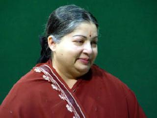 Jayalalithaa, BJP's constituents are opposed to Hindi | जयललिता, भाजपा घटकपक्षांचा हिंदीला विरोध