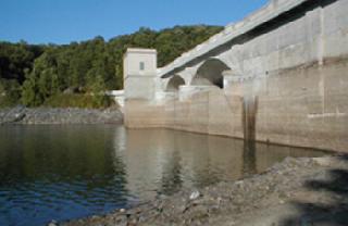The dam | धरणे गाठू लागली तळ The dam | धरणे गाठू लागली तळ