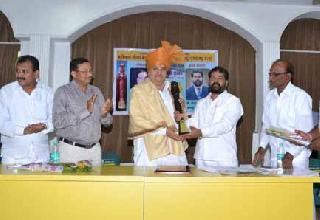 Lifetime Achievement Award | जीवनगौरव पुरस्काराने चांडक सन्मानित Lifetime Achievement Award | जीवनगौरव पुरस्काराने चांडक सन्मानित