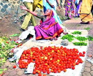 Vegetable market on Dindori Road has been deleted | दिंडोरीरोडवरील भाजीबाजार हटविला