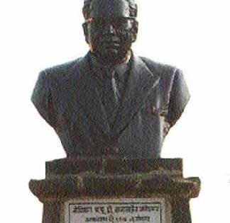 Beautification of Babasaheb Statue Basana | बाबासाहेबांच्या पुतळ्याचे सौंदर्यीकरण बासनात Beautification of Babasaheb Statue Basana | बाबासाहेबांच्या पुतळ्याचे सौंदर्यीकरण बासनात