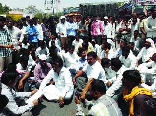 Highway jammed for two hours | महामार्ग दोन तास ठप्प