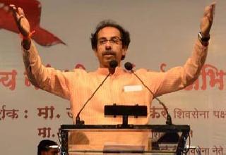 Do not come to Shiv Sena by anticipation - Uddhav | अपेक्षेने शिवसेनेत येऊ नका - उद्धव