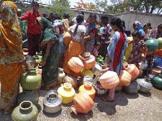 40 Villages ... | ४० गावांना तीव्र झळा... 40 Villages ... | ४० गावांना तीव्र झळा...