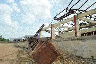 The pitiful state of the District Sports Complex | जिल्हा क्रीडा संकुलाची दयनीय अवस्था