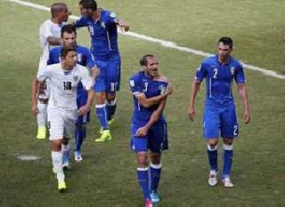 Suarez ban on 'hard'! | सुआरेजवरील बंदी ‘कठोर’च! Suarez ban on 'hard'! | सुआरेजवरील बंदी ‘कठोर’च!