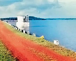 30% water stock in Regli reservoir | रेगडी जलाशयात ३० टक्के पाणीसाठा शिल्लक 30% water stock in Regli reservoir | रेगडी जलाशयात ३० टक्के पाणीसाठा शिल्लक