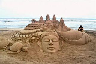 Sand Artwork Award to India in World Cup | वाळू कलाकृती विश्वचषक स्पर्धेत भारतीयाला बक्षीस