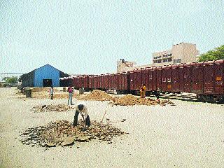 Multifunctional shade on rail freight | रेल्वे मालधक्क्यावर मल्टीफंक्शनल शेड Multifunctional shade on rail freight | रेल्वे मालधक्क्यावर मल्टीफंक्शनल शेड