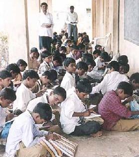 Objective to give scholarships to 21 thousand students | २१ हजार विद्यार्थ्यांना शिष्यवृत्ती देण्याचे उद्दिष्ट