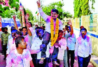 In the bye-election, Congress's Panipat | पोटनिवडणुकीतही काँग्रेसचे पानिपत In the bye-election, Congress's Panipat | पोटनिवडणुकीतही काँग्रेसचे पानिपत
