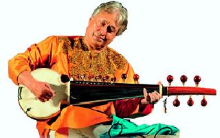 Khan Saheb lost sarod | खाँ साहेबांची सरोद हरवली Khan Saheb lost sarod | खाँ साहेबांची सरोद हरवली