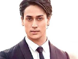 Tiger Shroff will make a movie and Ghai will make a film | टायगर श्रॉफला घेऊन चित्रपट बनवणार घई